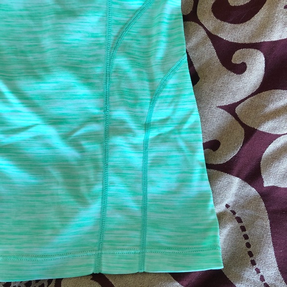 ❌SOLD❌ Reebok Workout Top - Picture 3 of 8